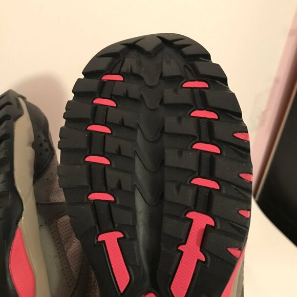 Nike Womens Trail Running Shoe Light Grey Hiking ACG All Trac 6.5 NEW OLD STOCK - Picture 10 of 11